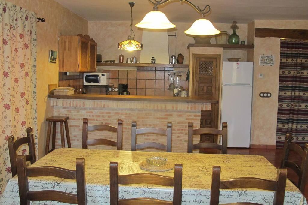 Gran Casa, Lagunas De Ruidera, Bbq, Porche, Chimenea エクステリア 写真